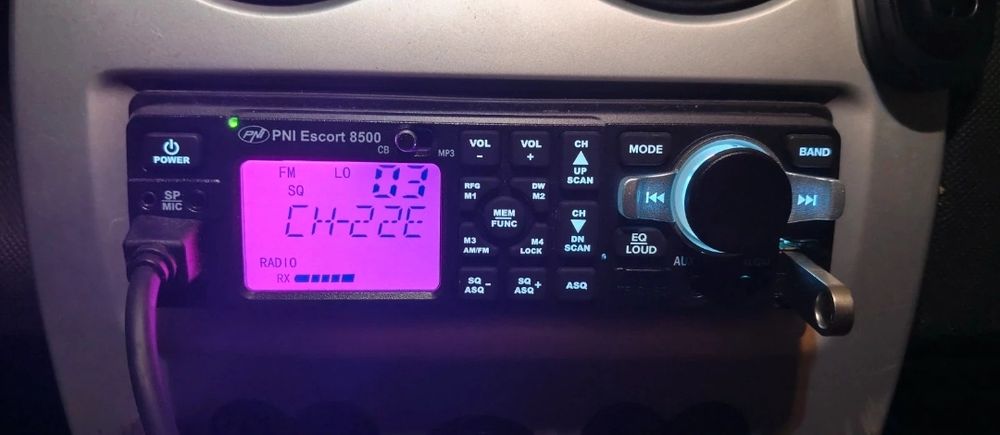 Statie CB PNI Escort 8500 si MP3 player
