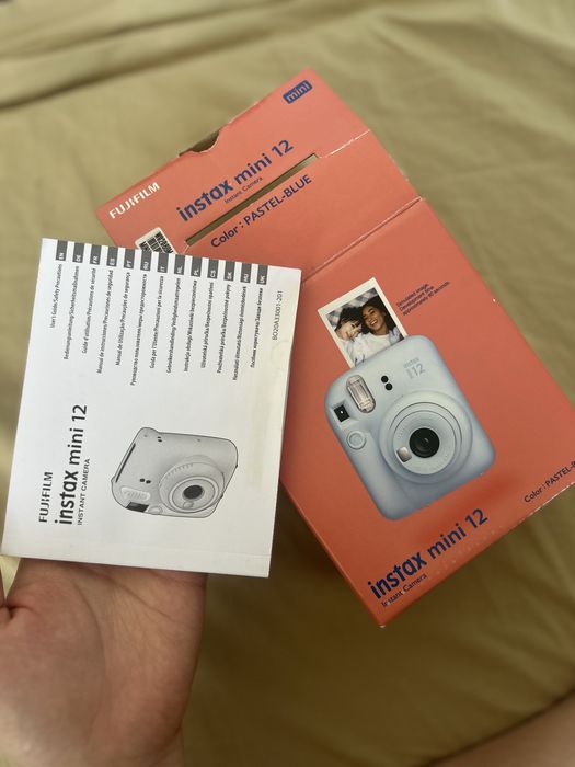 Продам instax mini 12