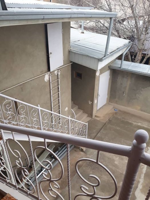 Продаётся двухэтажный дом г.Чирчик (район джалаир)