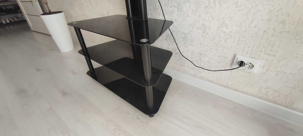 Тумба под телевизор продам