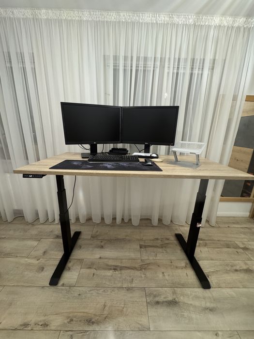 Vand birou reglabil pe inaltime