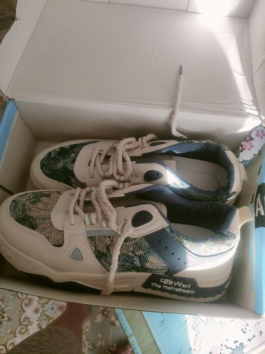 Крассовки молодежные тредовые