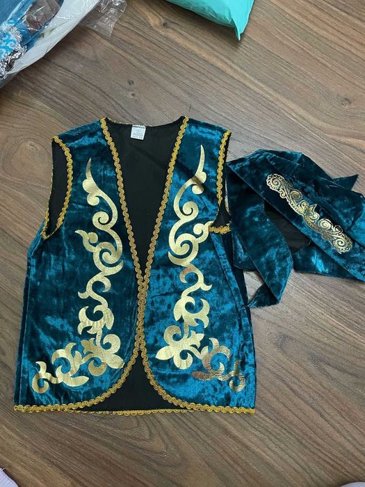 Кажекей на девочку новый 104-122 рост