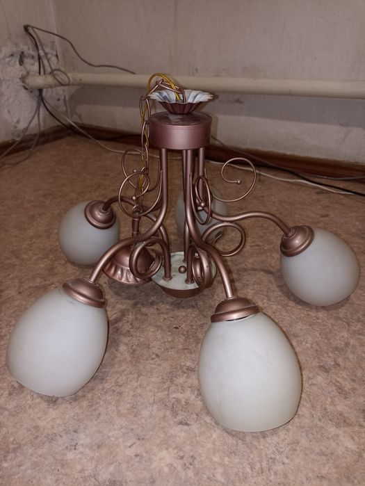 Люстры б/у цоколь е27