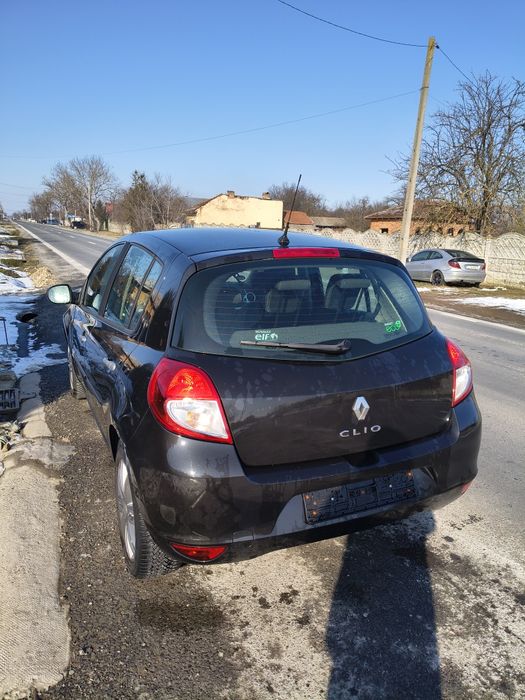 Vând Renault Clio 2011