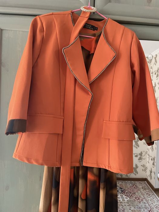 Продам платье- костюм