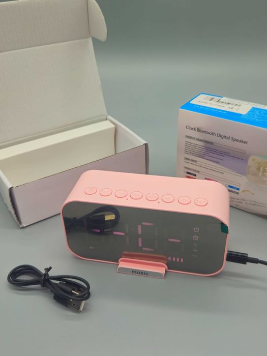 Розов LED дигитален часовник с Bluetooth колонка, FM радио и TF карта