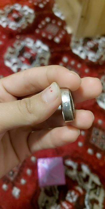 Erkaklar uchun kumush uzuk