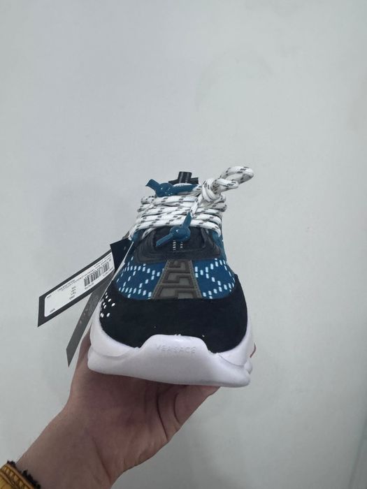 Versace chain reaction