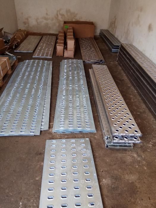 Tabla ambutisata metal sau aluminiu platforme auto. Nou!!!