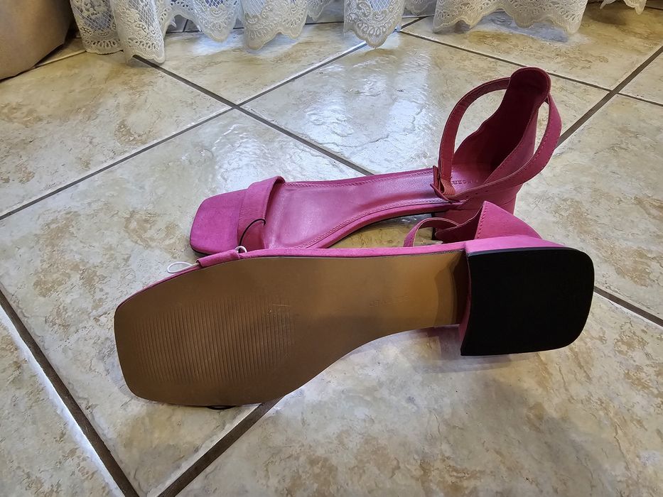 Дамски сандали Reserved