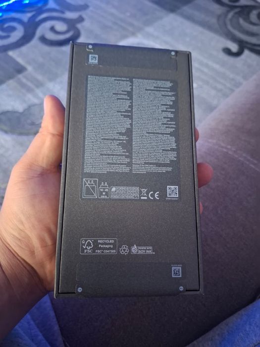 Vand telefon nou sigilat