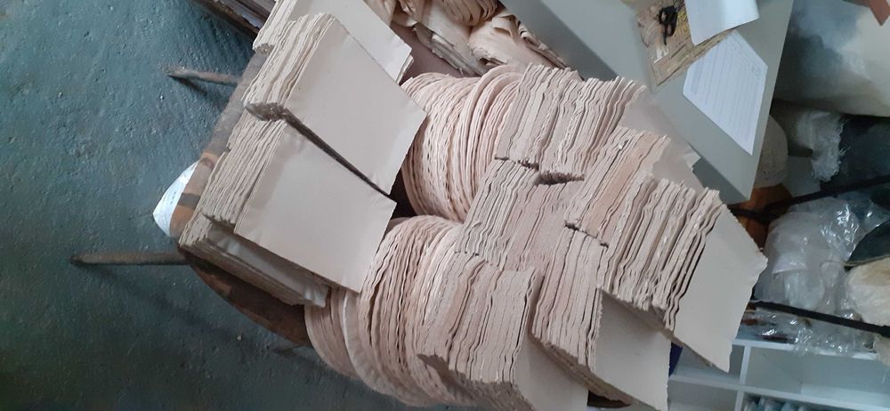 Vand tavite din carton pentru Patiseri ,Cofetari , Bucatari