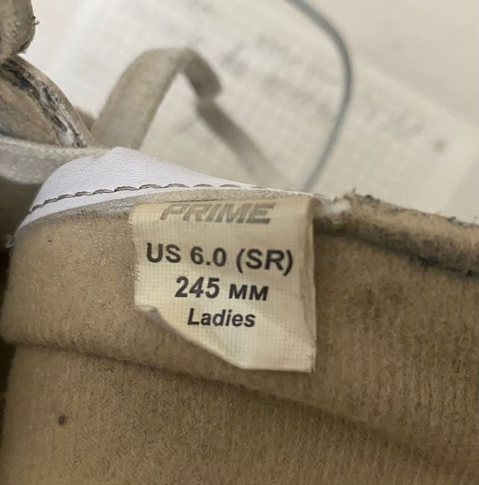 Продам коньки 38 размер