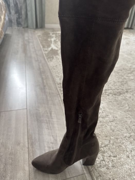 Продам коричневые замшевые ботфорты