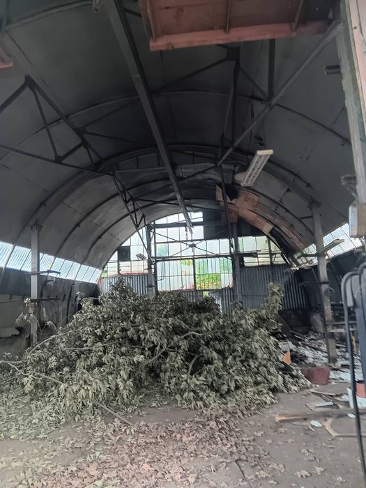 Навес хале колони и ферми