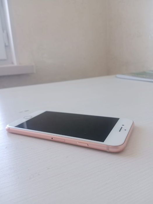 iPhone 8 64GB Gold. Без ремонтов.