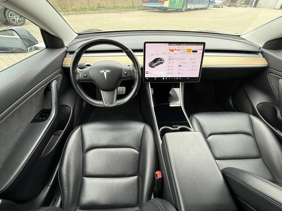 Tesla Model 3 Performance /2019/ 530 cp