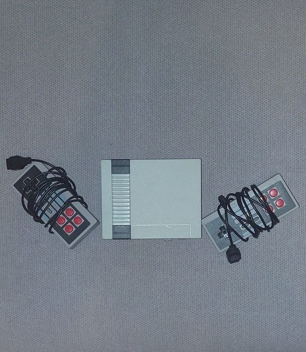 Ретро игрова конзола (Mini NES) с вградени игри + 2 джойстика