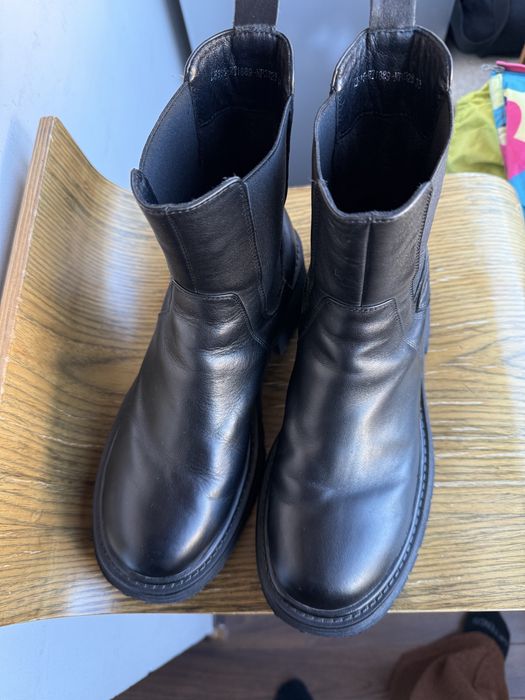 Ghete Flavia Passini din piele naturala