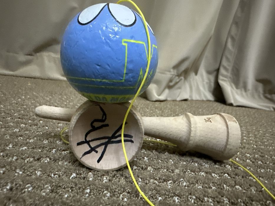 Kendama hun urilizata semnata de Xremus