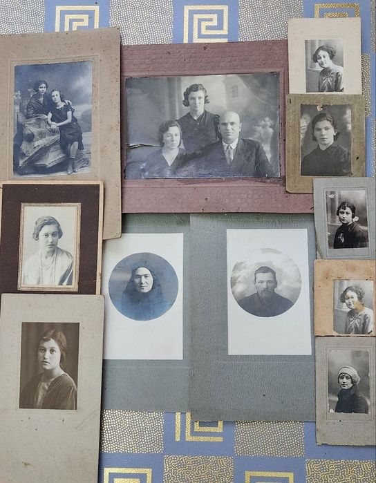 Продаются стариные фотографии разные есть много коллективных