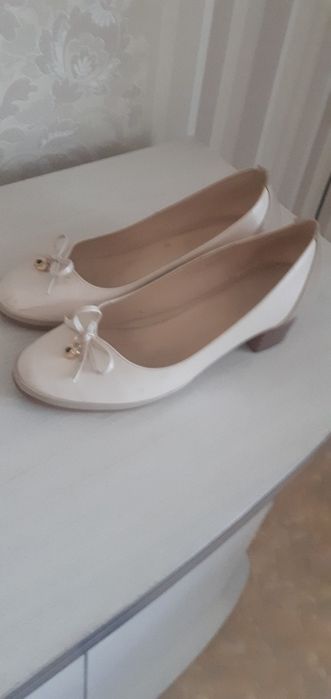 Продам  женские туфли