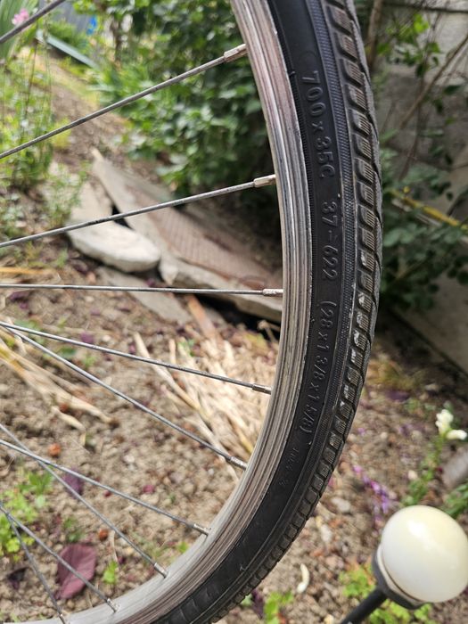 De vânzare bicicleta cu cos in spate