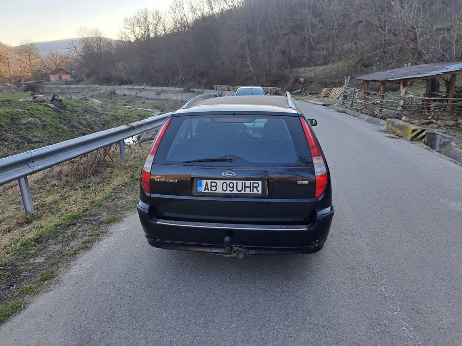 Vând ford mondeo