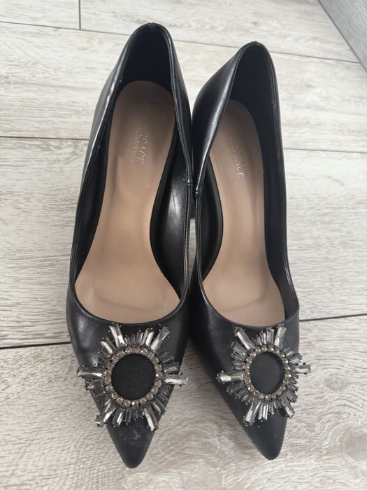 Продам женские туфли