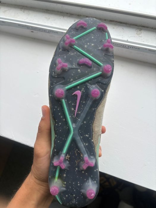 Бутонки Nike Phantom