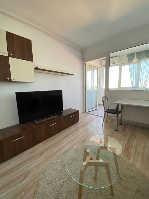 Proprietar inchiriez apartament 2 cam STUDIO 44mp et.4/5 TOT NOU 10 min mers metrou APARATORII PATRIEI M2 + parcare pt cei cu masina