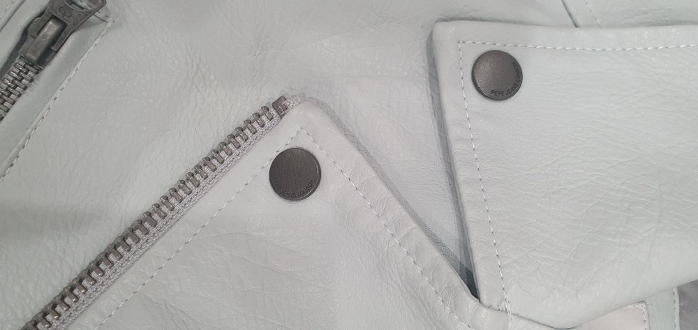 Продам куртку кожаную