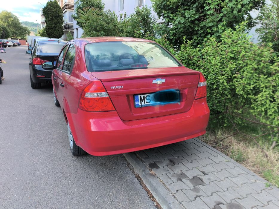 Vând Chevrolet Aveo