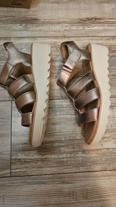 Нови дамски сандали Clarks