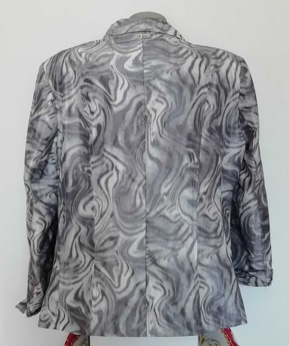 Отлично дамско сако/шлифер