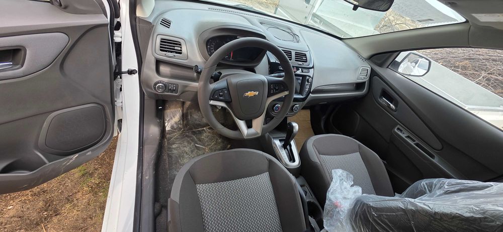 Кобальт , машина новая без пробега