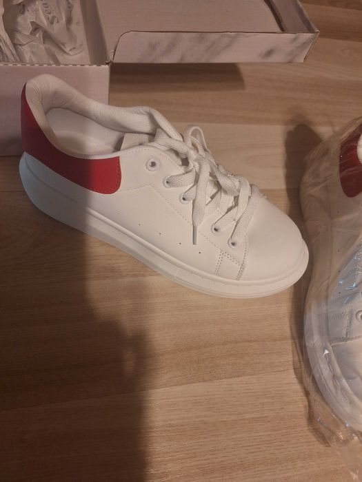 Sneakers noi,nepurtati, marimea 39-40