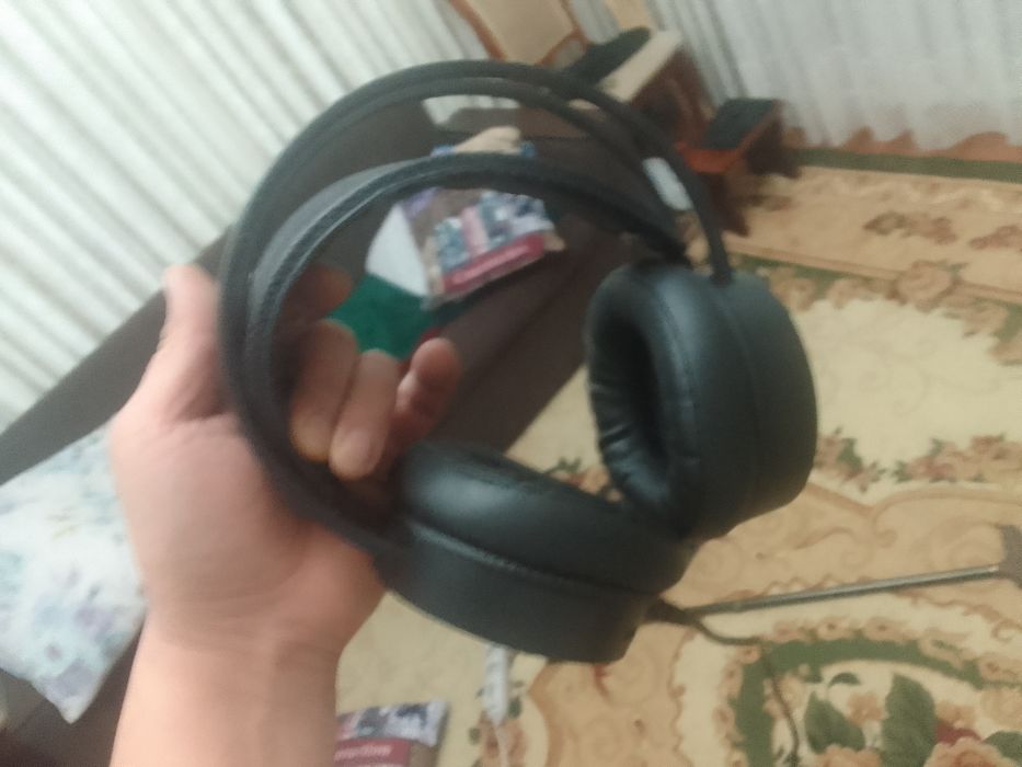 Нпушникик Hoco для копьютера играют отлично