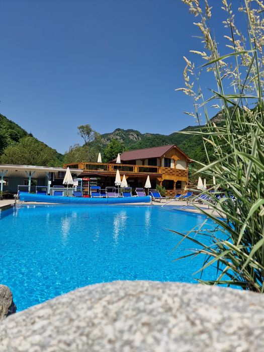 Inchiriez cabana (Cabana Denny)