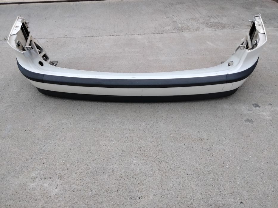 Bară spate Ford focus 2 1, 6 tdci culoare alb și gri