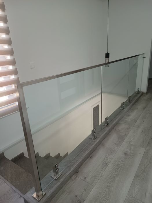 Balustrade din sticlă