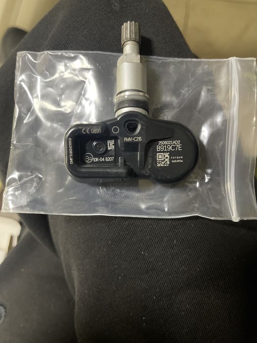 Продам Датчик давления шин для Тойоты