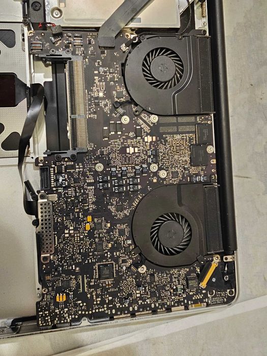 Apple Macbook pro "15 A1286 defect incomplet dezmembrez