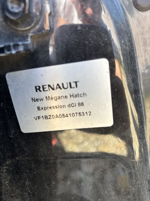 Dezmembrez Renault Megane 1.5 dci 3 III 2009 euro 4 cod motor K9K