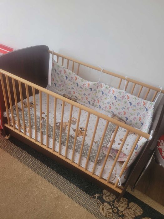 Patut din lemn masiv pt bebelusi