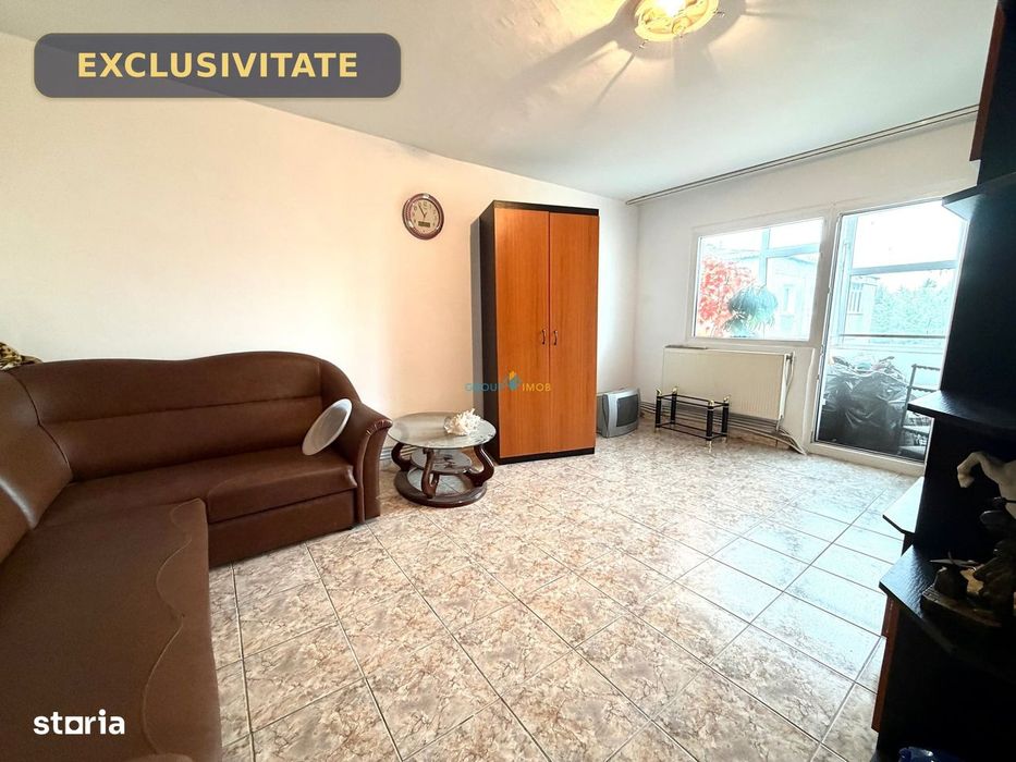 Apartament 3 camere decomandate, et. 4 cu șarpantă, strada