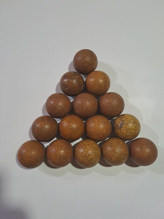 Bilyard toshlari sotiladi
