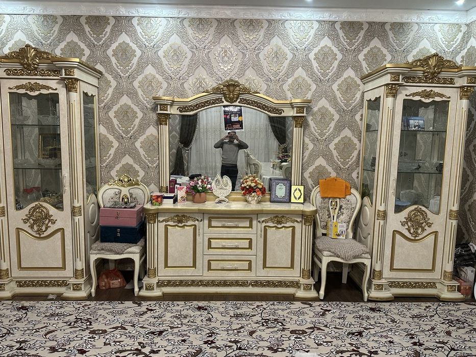 Стол и Стулья , Тримо с 2 мя пиналом