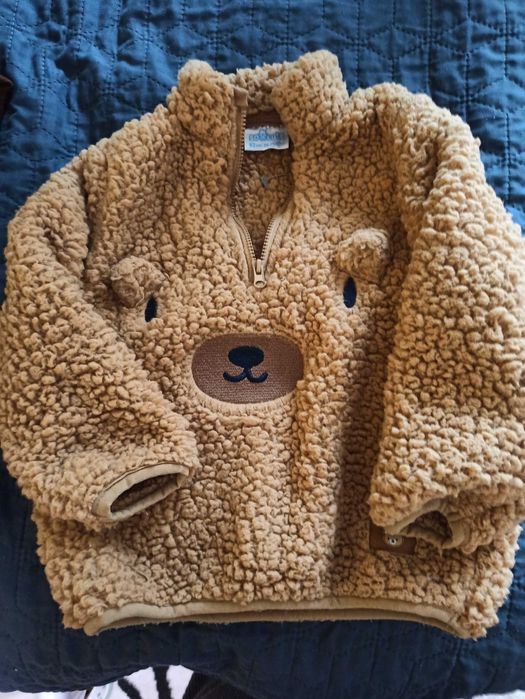 Плюшено костюмче с мече, чисто ново - размер S, блуза с мече - размер 92